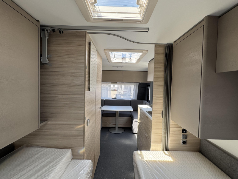 Adria Altea 502 UL 60 Year, T&uuml;r mit Fenster Foto: 8