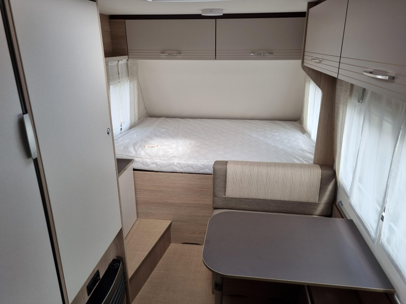 Bürstner Premio Life 425 TS € 1.250,= Acc. voordeel!  foto: 2