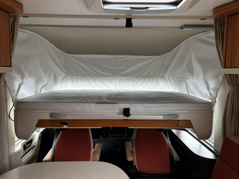 Hymer B614 CL Querbett/Hubbett/36.000km Foto: 11