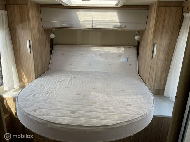Hymer Tramp 698 Semi-integraal met Hef én Queensbed 2X Airco, Solar zéér weinig km's! foto: 3