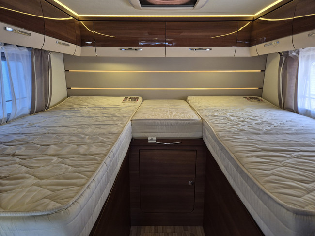 LMC T662 LMC T 662 Cruiser Comfort 160 HP CERAMIC COATING SINGLE BEDS TV SOLAR PANEL TOW BAR SWIVEL SEATS photo: 17