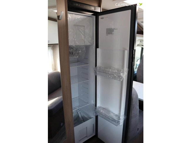 Carado V347 Pro+ Fiat 140cv Autom&aacute;tico | &iexcl;Nuevo modelo! | Alta capacidad de carga | Toldo | Versi&oacute;n compacta | Camas longitudinales | Ba&ntilde;o Vario foto: 14