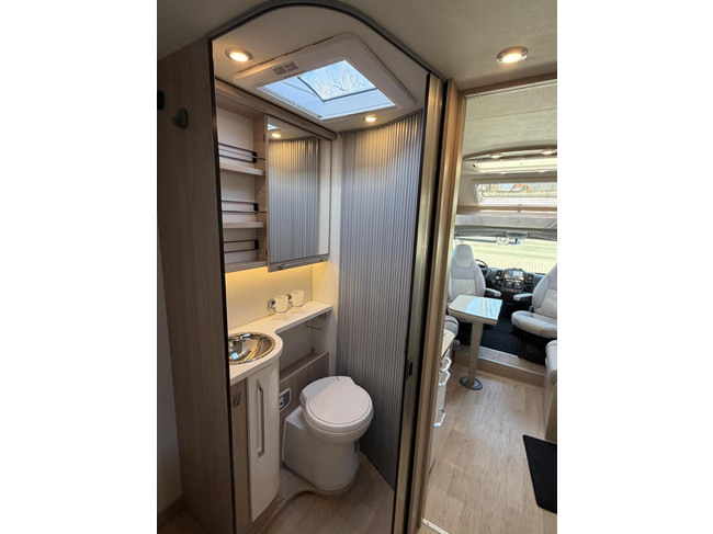 RAPIDO 686 F Euro6 Queensbed 2X Airco Zonnepaneel Luifel Fietsenrek foto: 21