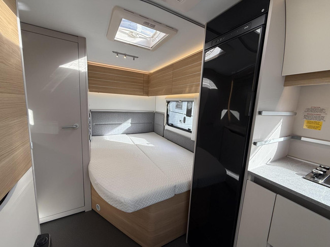 Adria Adora 522 UP Als Nieuw met Airco Mover voortent foto: 10