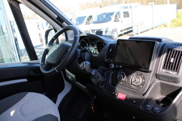 Jonge Knaus VanSation 650 Peugeot 2.2 l/ 165 pk met slechts 7.873 km enkele bedden (45  foto: 19
