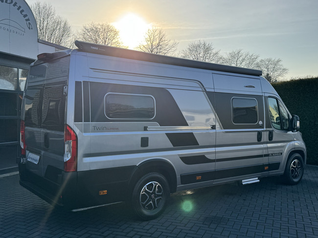 Adria Twin Supreme 640 SGX 180 pk AUTOMAAT 9-Traps Euro6 Fiat Ducato 8 **Lengtebedden in hoogte verstelbaar/4 zitplaatsen/2x Lithium/2 foto: 4