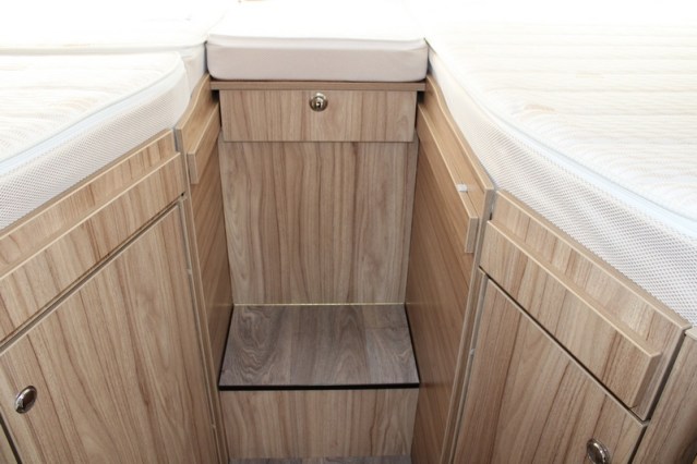 Hymer Exsis I 678 Fiat AUTOMAAT 160 pk enkele bedden Smal en lichtgewicht (54  foto: 50