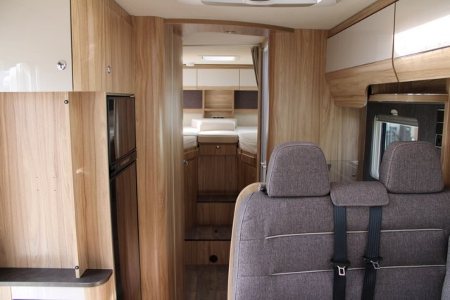Hymer Exsis I 678 Fiat AUTOMAAT 160 pk enkele bedden Smal en lichtgewicht (54  foto: 43