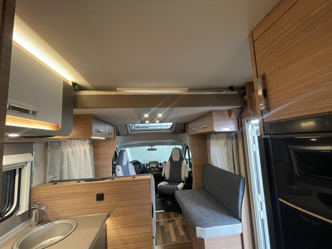 Weinsberg CaraSuite 650 MF 5 gordels, met hefbed foto: 13