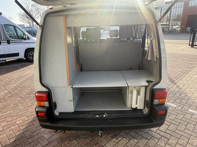 Westfalia California COACH Volkswagen Transporter I D 50 KW einzigartiger Zustand!!! Buscamper Servolenkung Webasto Standheizung 4 Schlafpl&auml;tze Anh&auml;ngerkupplung Fahrradtr&auml;ger Aufstelldach Foto: 5
