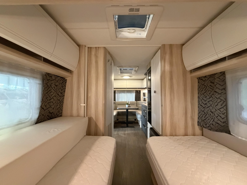 Hobby De Luxe 540 UL single beds / mover photo: 19
