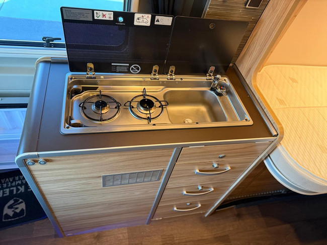 Hymer Yosemite / Gratis Stalling foto: 7