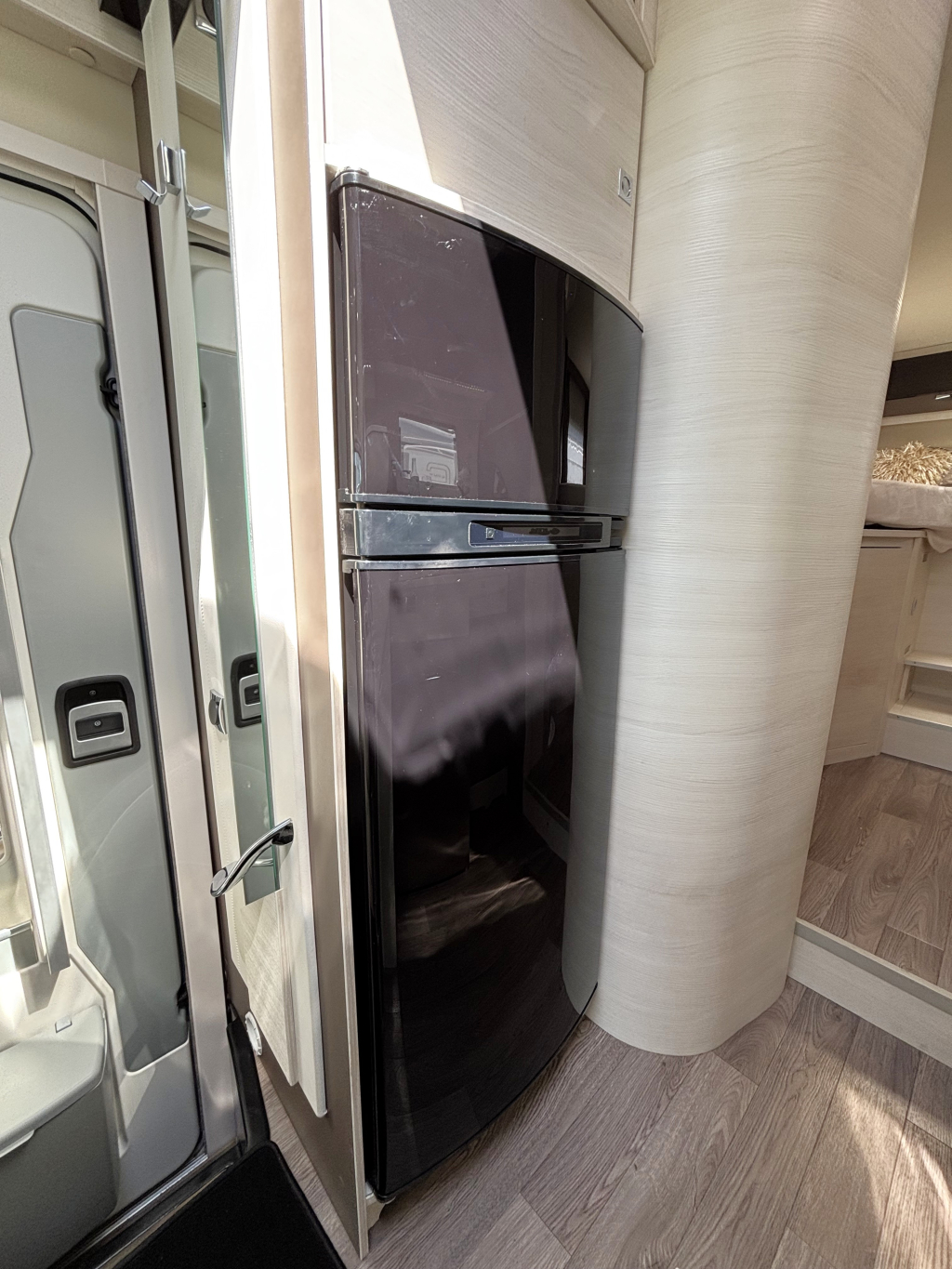 Challenger Sirius 3087 GA ENKELE BEDDEN + HEFBED EURO 6 foto: 8