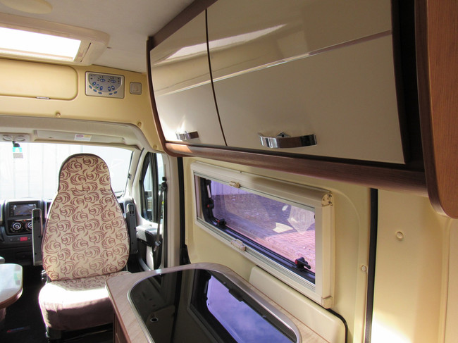 Challenger VANY 02 S Prestige Buscamper Festbett Bj12-2012 Foto: 15