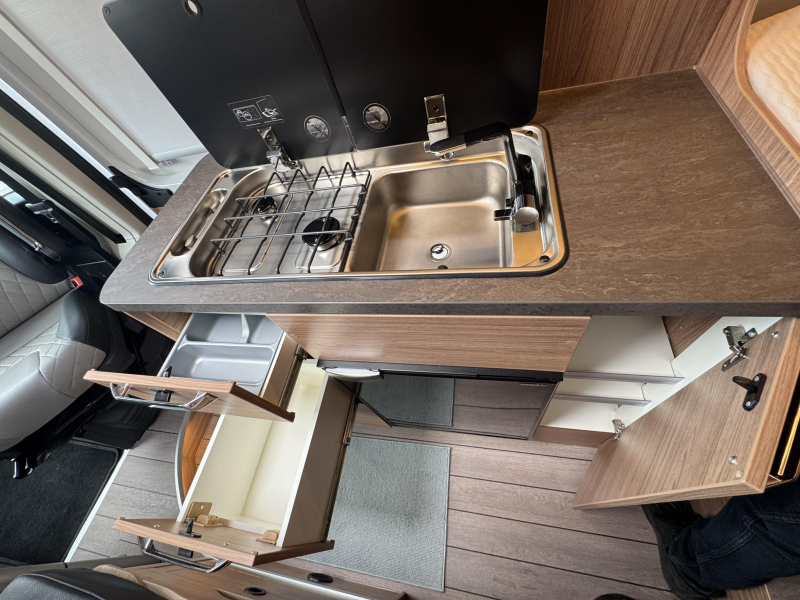 Weinsberg Edition Fire 600 ME Lengte bedden  foto: 10