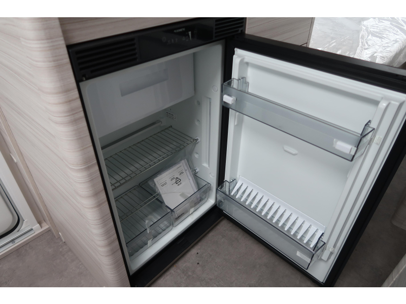 Dethleffs C'Joy 460 LE SINGLE BEDS, LIGHTWEIGHT photo: 12