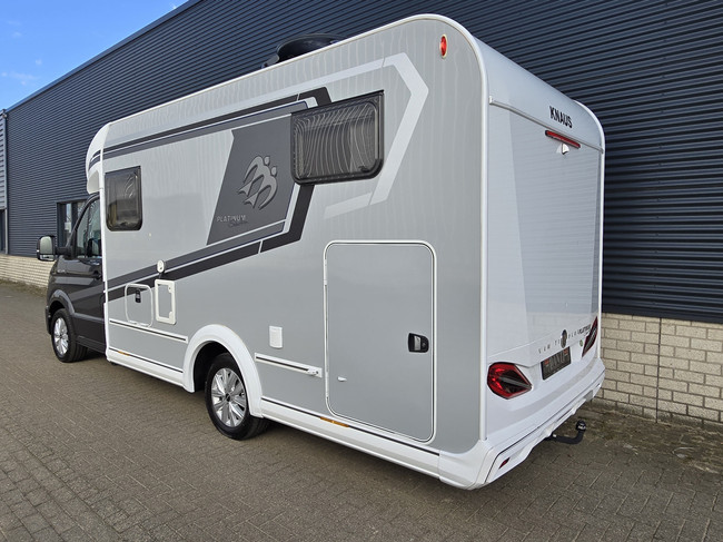 Knaus VAN TI PLUS 650 MEG PLATINUM SELECTION AUTOMATIK 180 PS NUR 16.866 KM !! KLIMAANLAGE LUFTFEDERUNG TV + SATELLIT L&Auml;NGSBETTEN DREHBARE ABNEHMBARE ANH&Auml;NGERKUPPLUNG Foto: 2