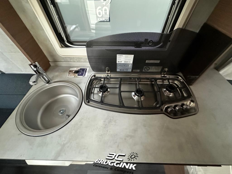 Knaus Sport 450 FU FRENCH BED Underfloor heating photo: 5