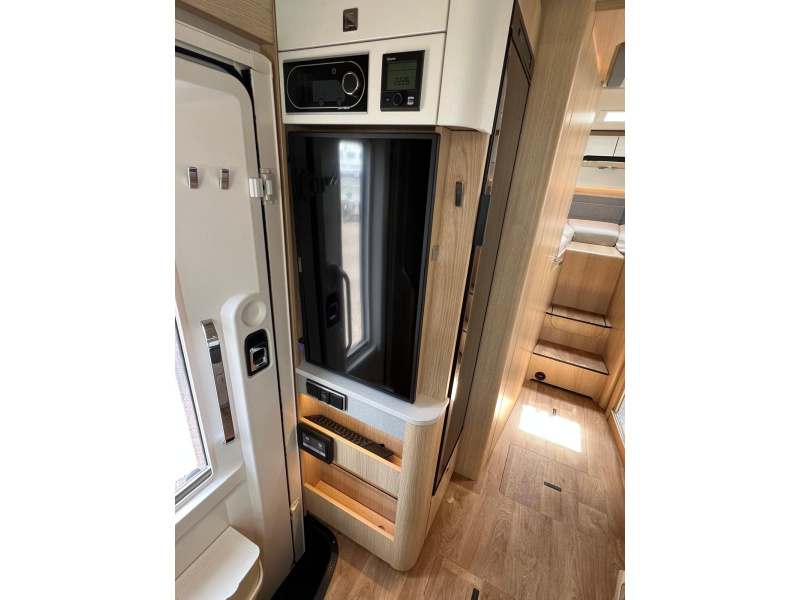 Hymer B-MC T 680 E&P nivel, aire acondicionado, Completamente equipado foto: 11
