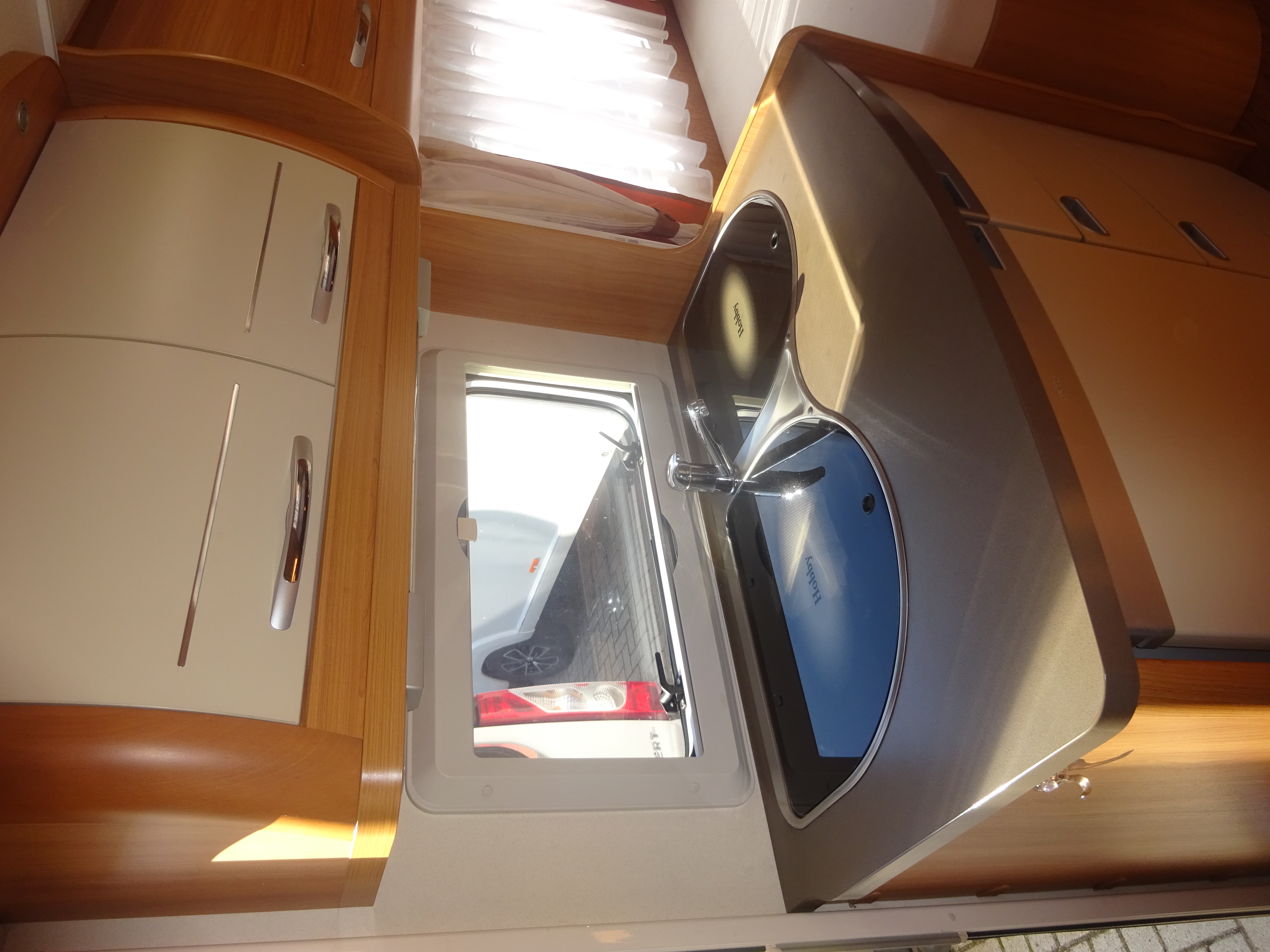 Hobby De luxe 460 LUEnkele Bedden+Rondzit+Mover foto: 14