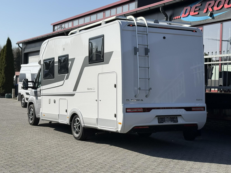 Adria Matrix Plus 670 SL Familiecamper Automaat  foto: 9