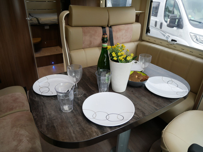 Chausson 614 Welcome, Hefbed, Dwarsbed, XXL Garage!! foto: 8