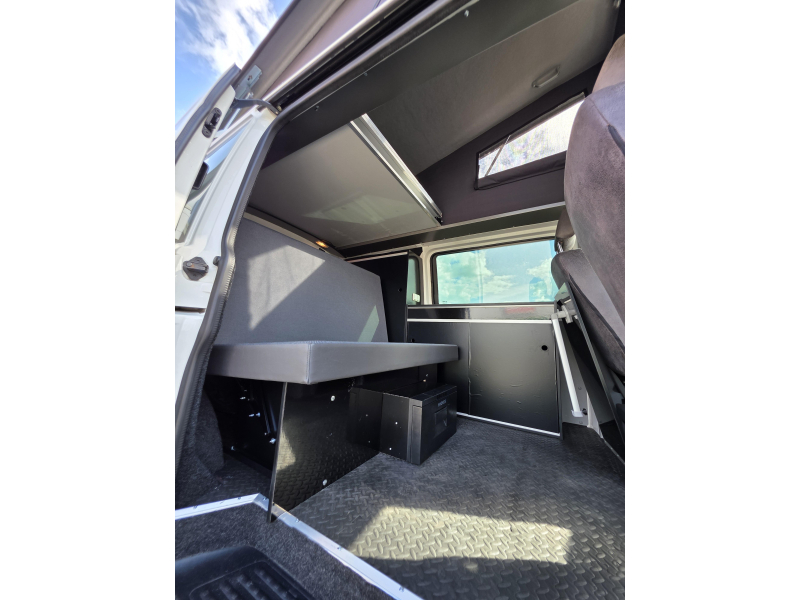 Volkswagen T5 2 TDI 4 persoons hefdak 2014  foto: 6