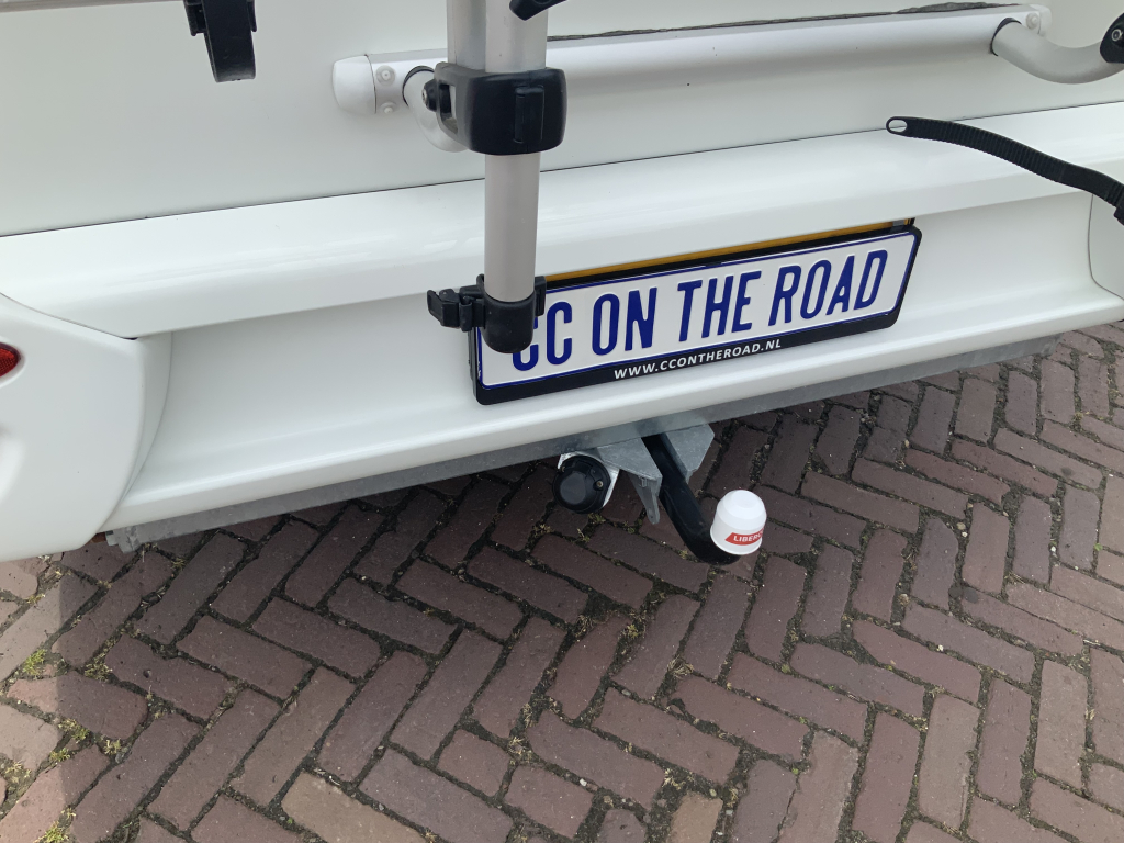 Hymer Exsis-I 674 EX 2.3 MultiJet 160 PK,Integraal,Motor-airco, 2 Lengte-bedden, Hef-bed, Garage, Trekhaak, etc, etc. Camper centrum on the road  foto: 37