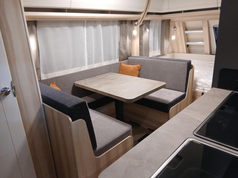 Hobby De Luxe 490 KMF foto: 4