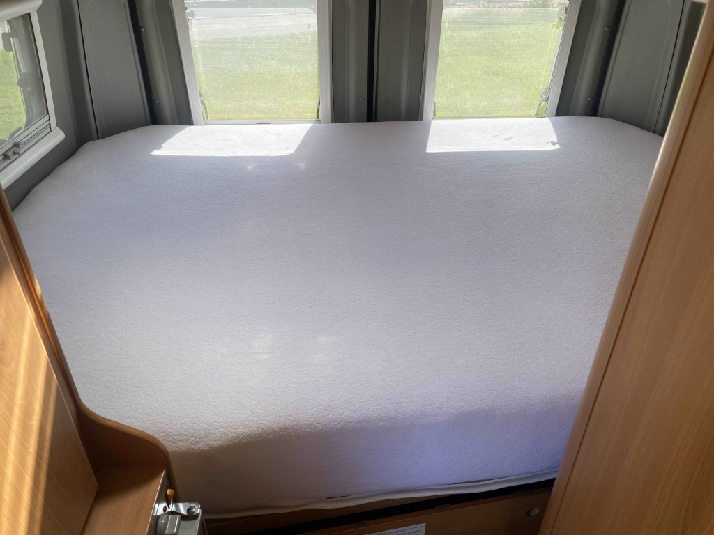 Pössl 2Win Cama fija, Aire acondicionado, Portabicicletas foto: 5