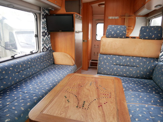Weinsberg Meteor, Alkoof, Veel ruimte 6.50 Meter Alkoof foto: 9