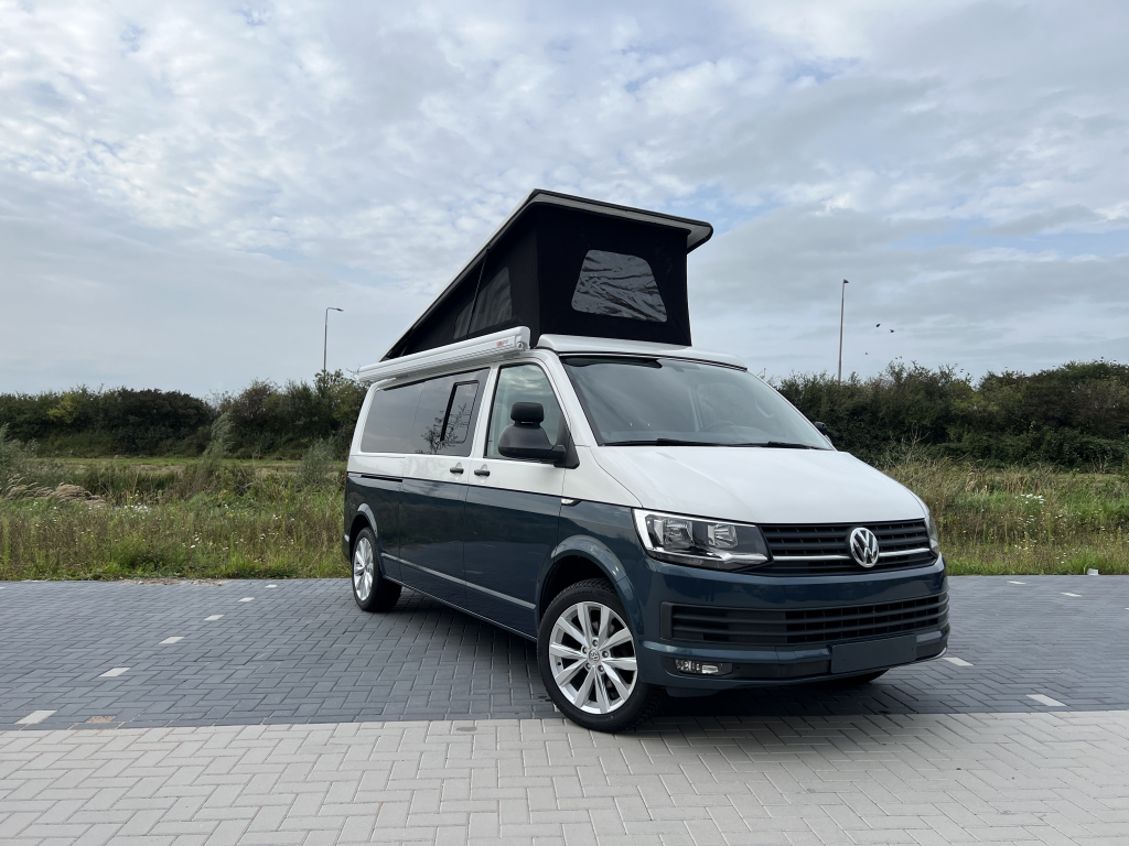 Volkswagen  T6 buscamper 2017 175k km two-tone