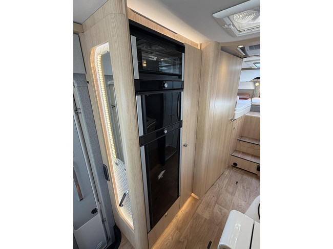 Hymer BML-I 780 MasterLine Bovenkasten Level 2X Airco Lithium foto: 19