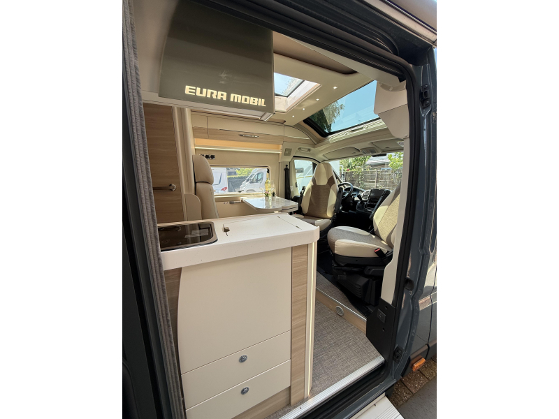 Eura Mobil Van 635 EB V635 EB Lage bedden!  foto: 9