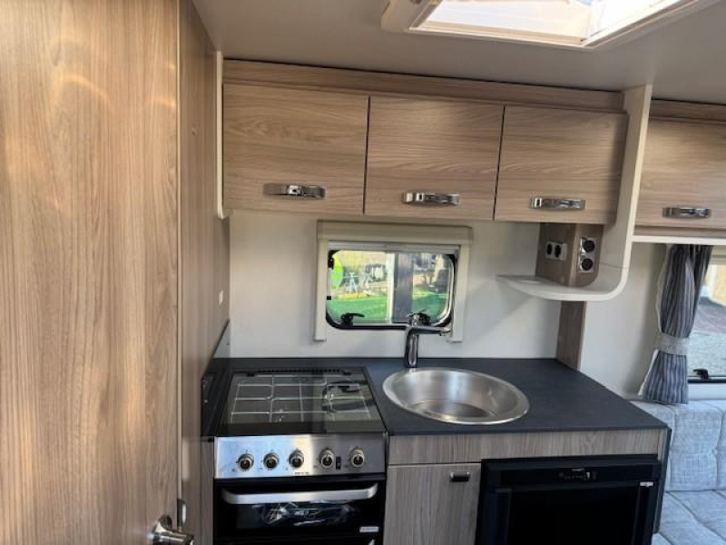 Oferta Sprite Mondial 420 SE camas individuales foto: 19