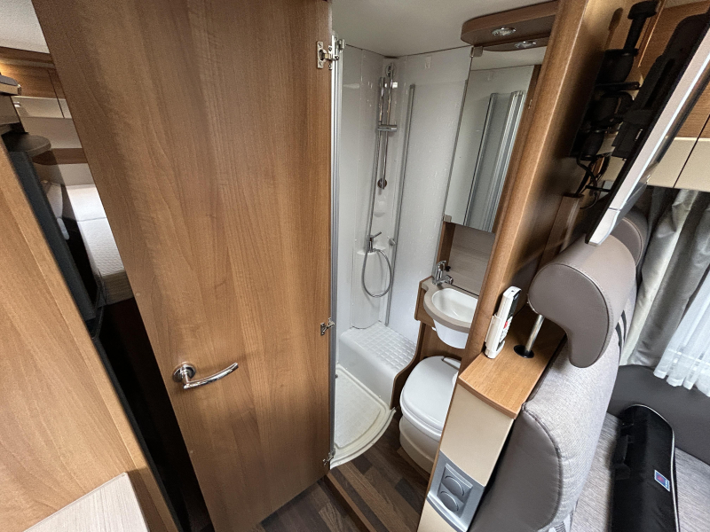 Knaus Van I 600 ME Hefbed, Solar, Schotel  foto: 20