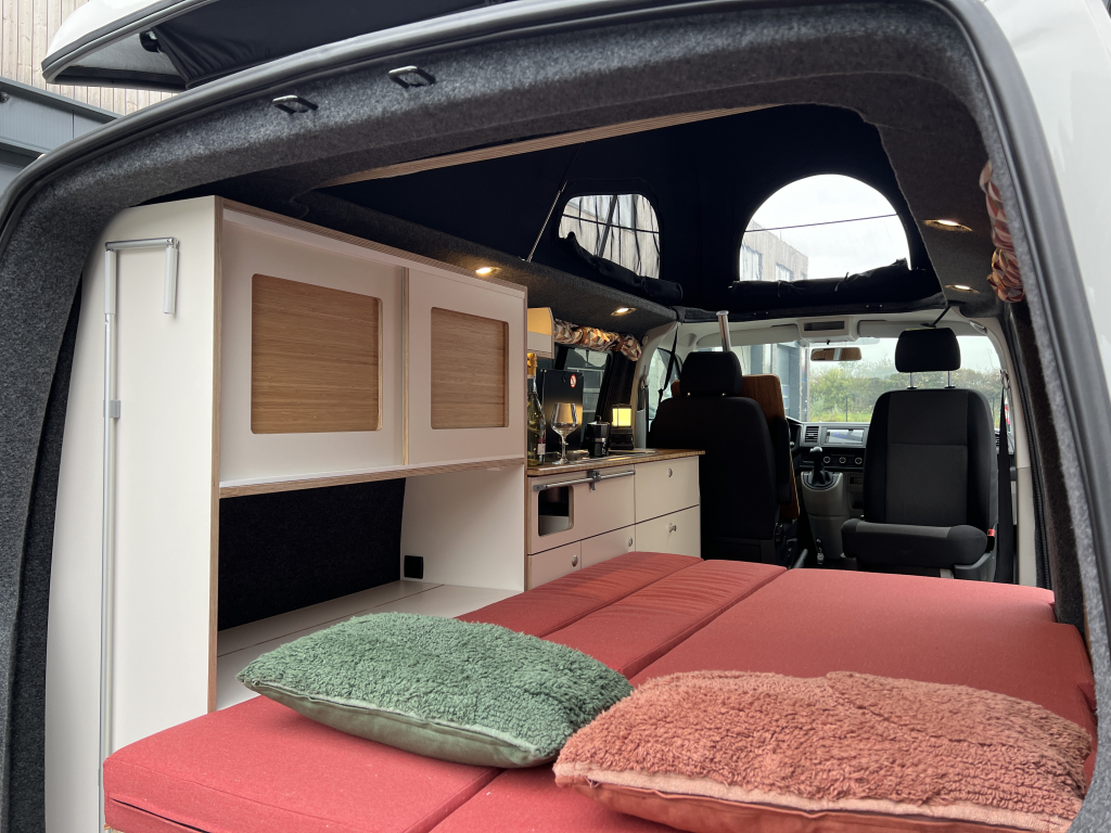 Volkswagen T6 2018 Zweifarbig Foto: 22