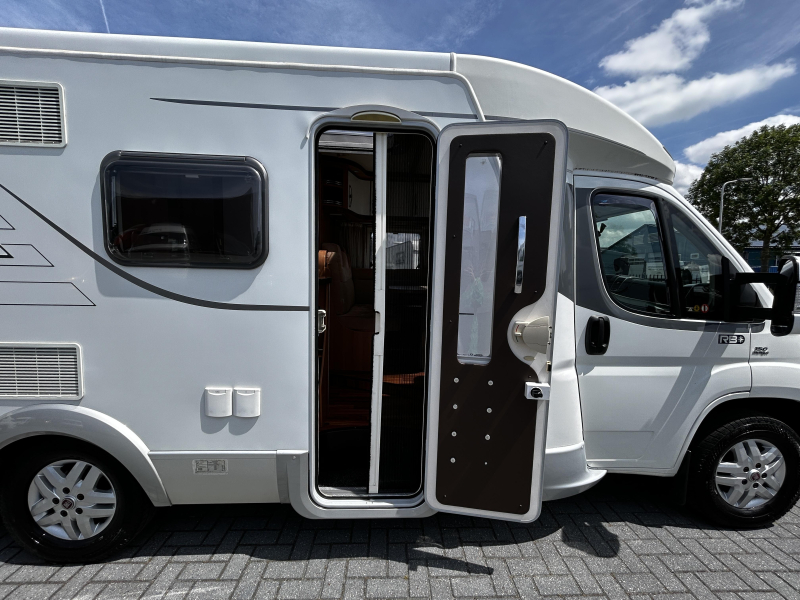 Hymer Tramp CL 674 Enkele-bedden/Euro-5/2012  foto: 5