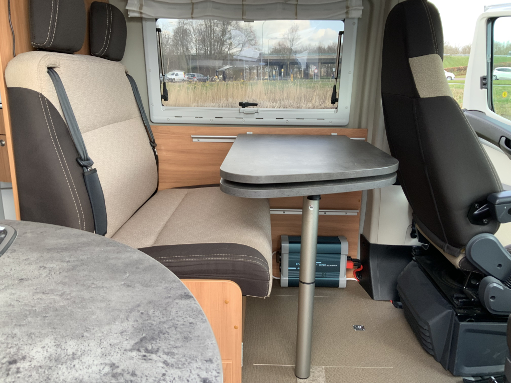 P&ouml;ssl Summit 600 Kastenwagen, 2.3 160 PS, mit Steuerkette, Querbett, Motorklimaanlage, Drehsitze, Bj. 2018 Camper centrum on the road Marum Foto: 7
