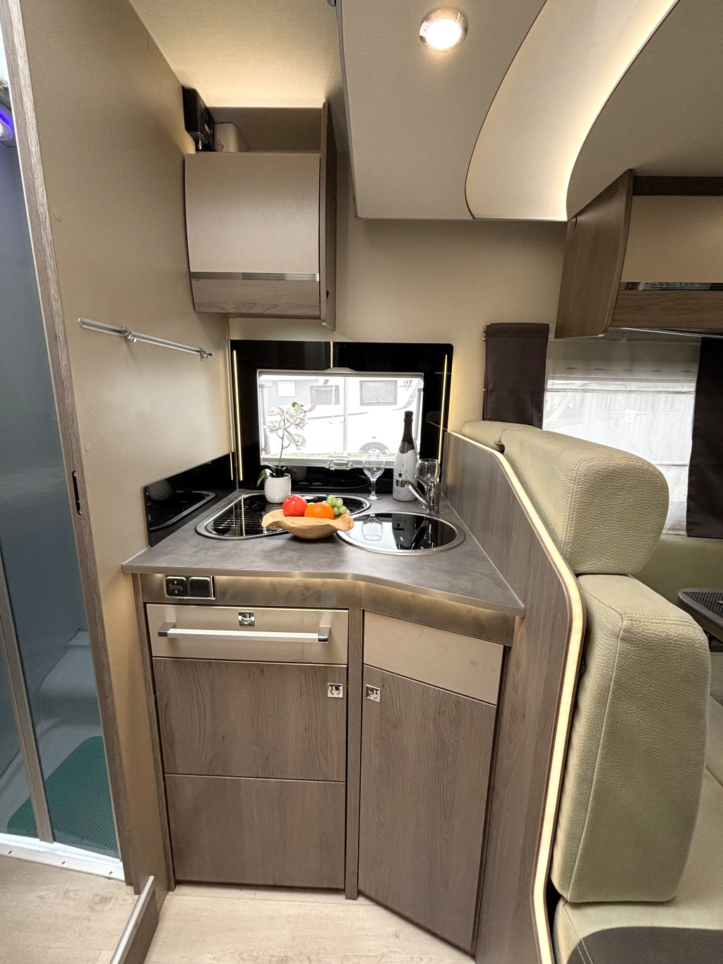 Chausson Titanium 758 EB AUTOMATIK QUEENSBETT + HUBBETT 170PS! Foto: 6