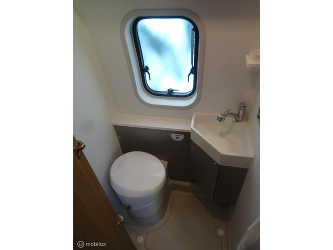 Adria Twin Axess 640 SL 130 PK Euro 6 | Single beds | Full options | Original NL | 39dkm | DEALER-STATE photo: 9