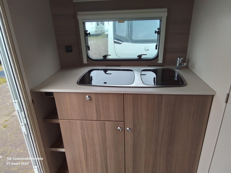 Dethleffs C'Joy 420 QSH Completo con cama transversal foto: 4