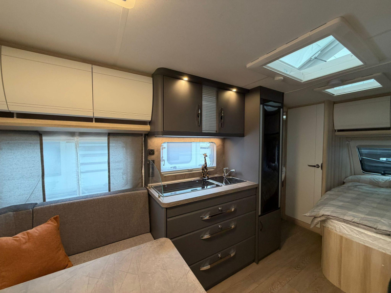 Hobby De Luxe 460 UFE  foto: 5