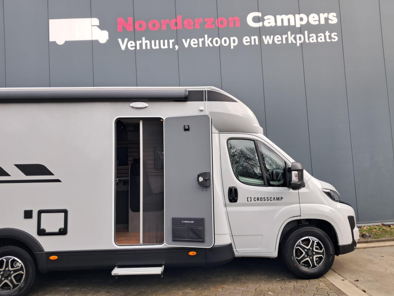 Crosscamp EXPDN T7.4 E - Sehr modern - Navi Foto: 22