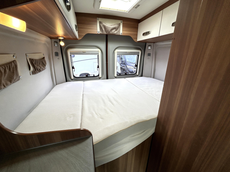 Weinsberg CaraBus 250 KL Dwarsbed/Euro5/2015/5.4m  foto: 17