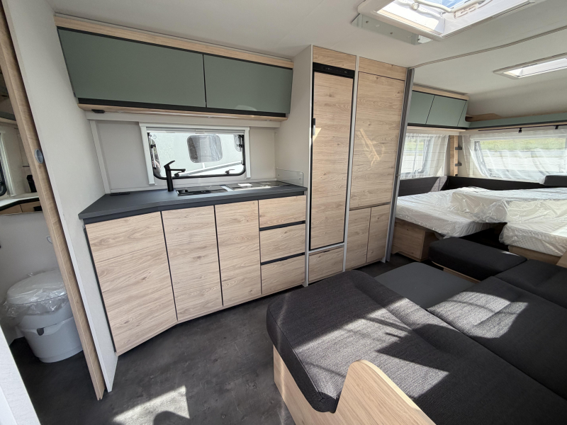Dethleffs Camper 520 ELT met badkamer achterin  foto: 4