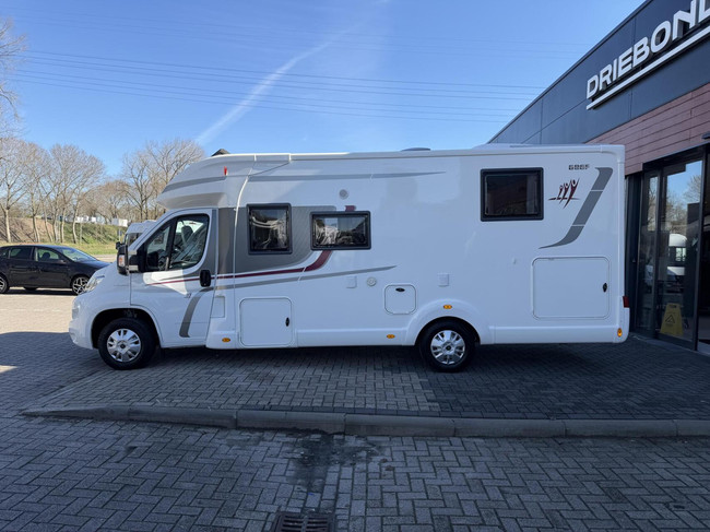 RAPIDO 686 F Euro6 Queensbed 2X Airco Zonnepaneel Luifel Fietsenrek foto: 7
