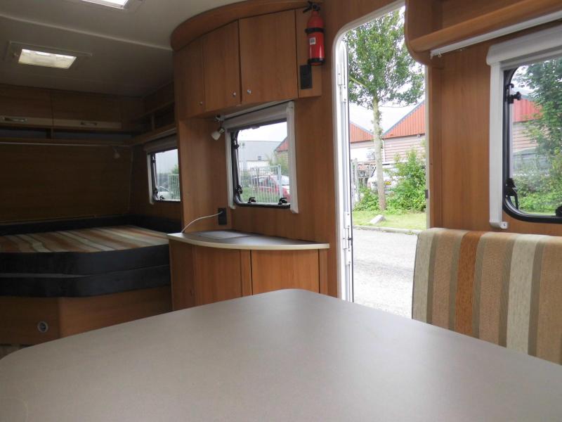 Dethleffs Camper 540 Voortent en luifel.  foto: 8