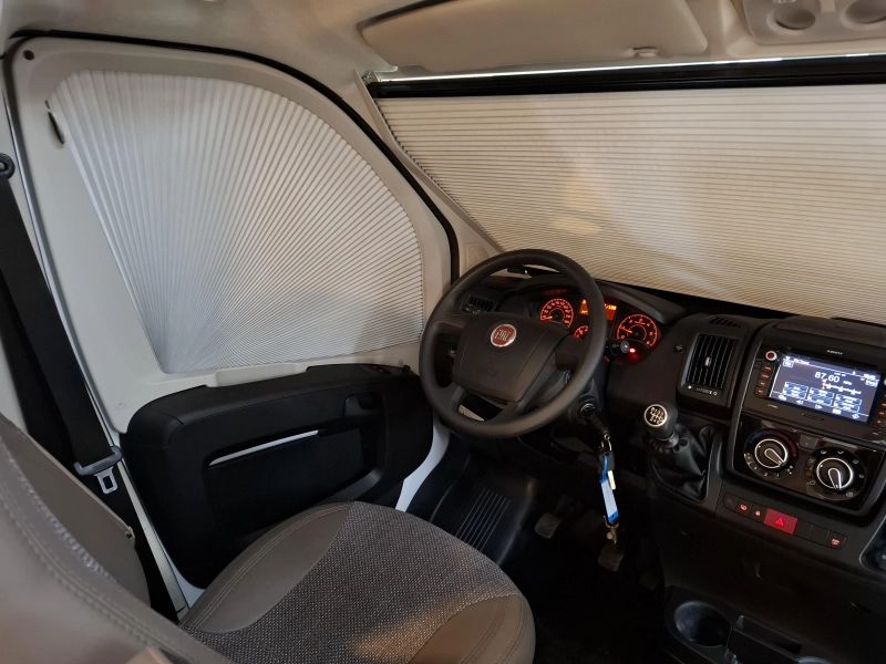 Hymer Carado 447 T 140CV Camas Individuales Solar foto: 17