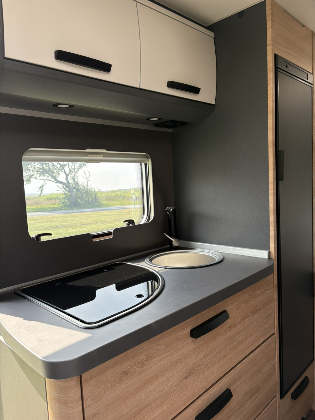 Knaus LiveTI 650 MEG Platinum Selection foto: 18